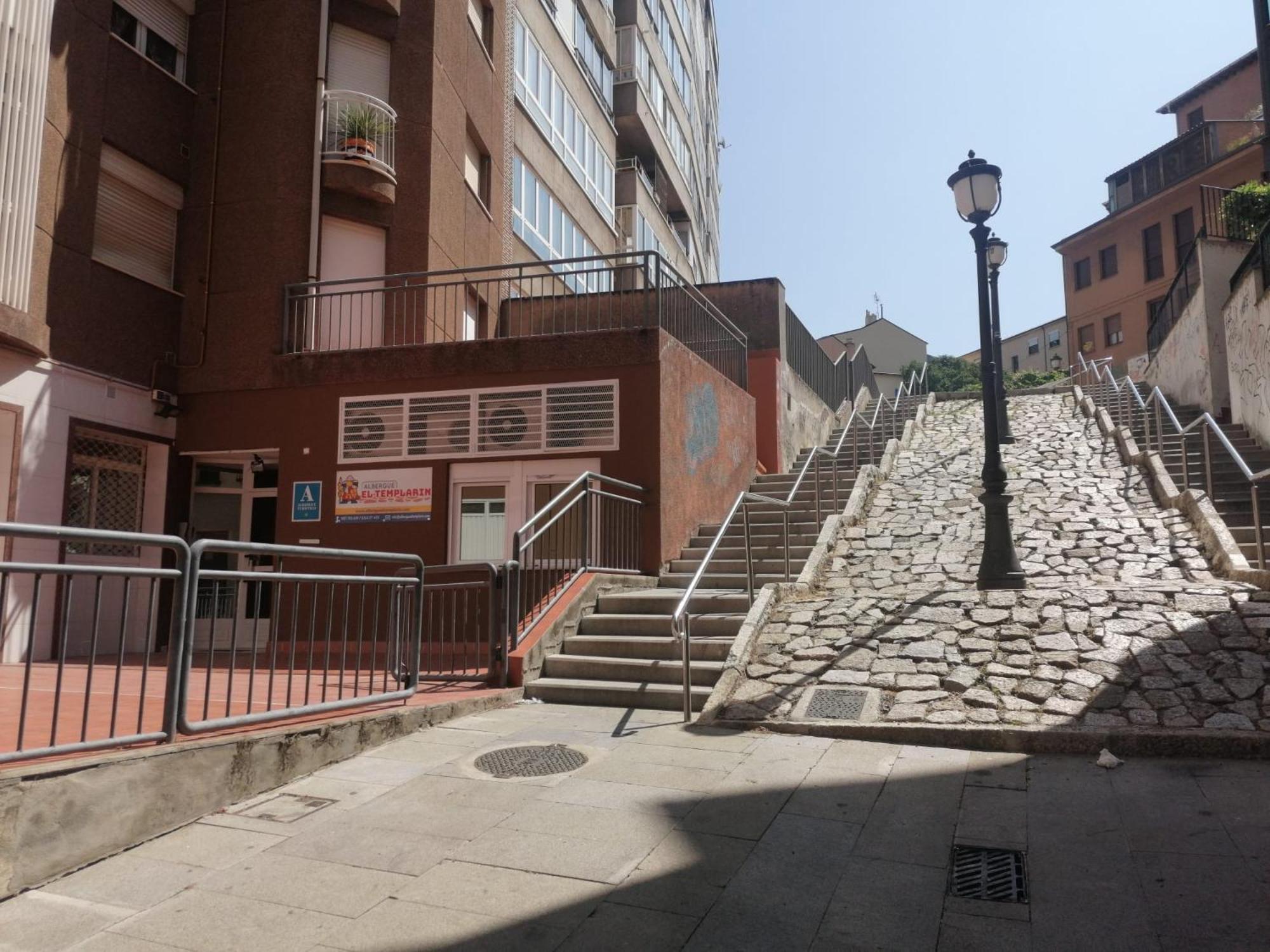 Albergue El Templarin Понферрада Экстерьер фото
